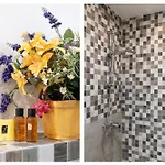 Апартаменты Controcanto Elegant - 3 Bedroom Flat *